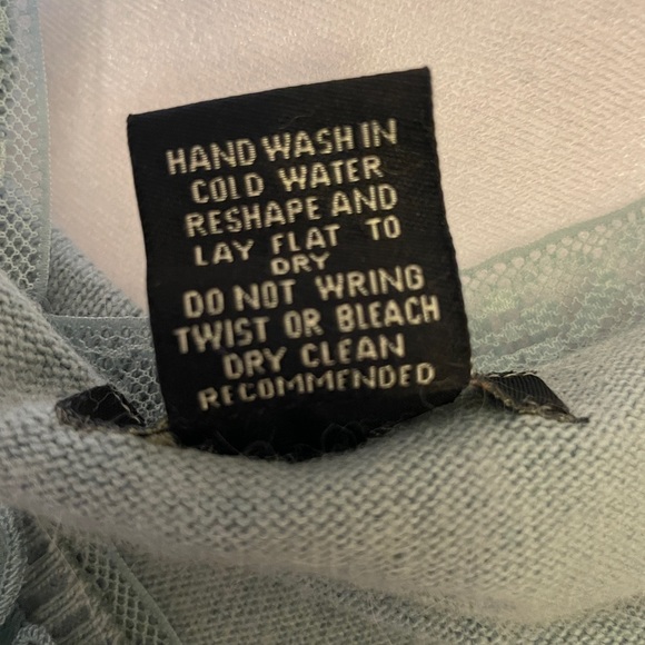 BCBGMAXAZRIA  Cashmere & Angora V-Neck Sweater, Ruffles & Lace, Sz XL Light Blue - Picture 8 of 8